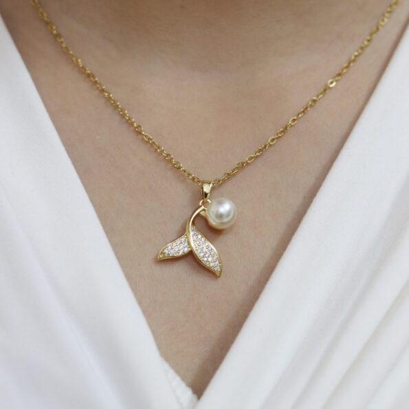 Ocean's Whisper 18k Gold Mermaid Tail Pearl Pendant Necklace